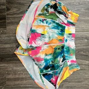 Lulu lemon multicolor shorts xs